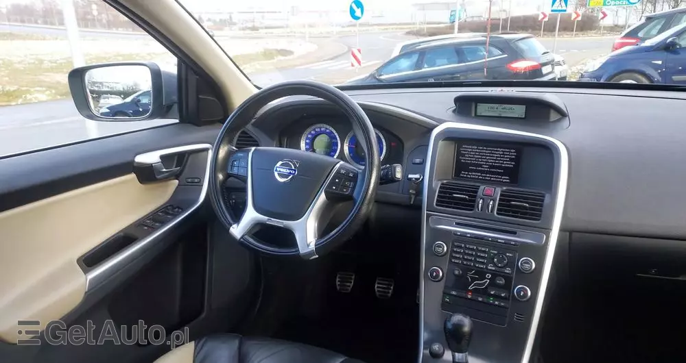 VOLVO XC 60 D3 R-Design