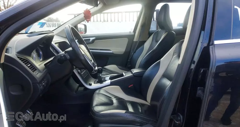 VOLVO XC 60 D3 R-Design