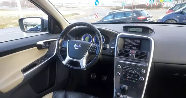 VOLVO XC 60 D3 R-Design