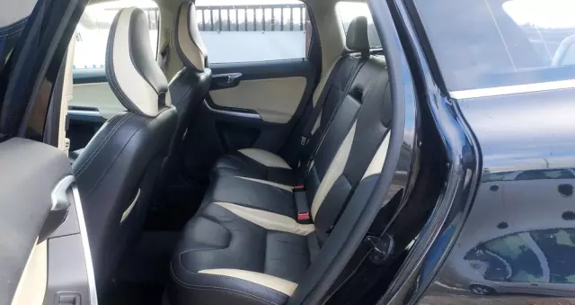 VOLVO XC 60 D3 R-Design