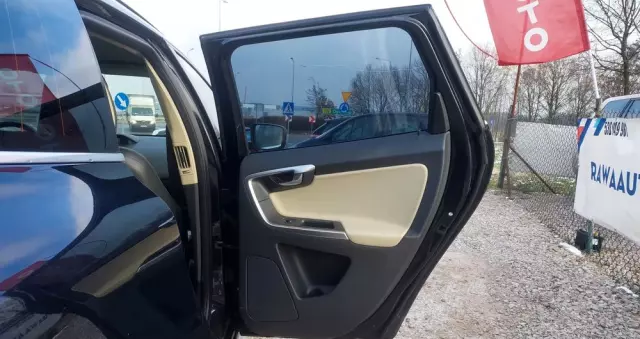 VOLVO XC 60 D3 R-Design