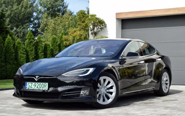 TESLA Model S Long Range Plus