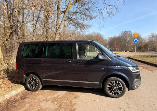 VOLKSWAGEN Caravelle 