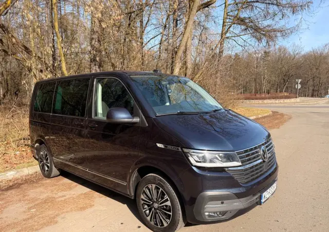 VOLKSWAGEN Caravelle 