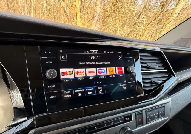 VOLKSWAGEN Caravelle 