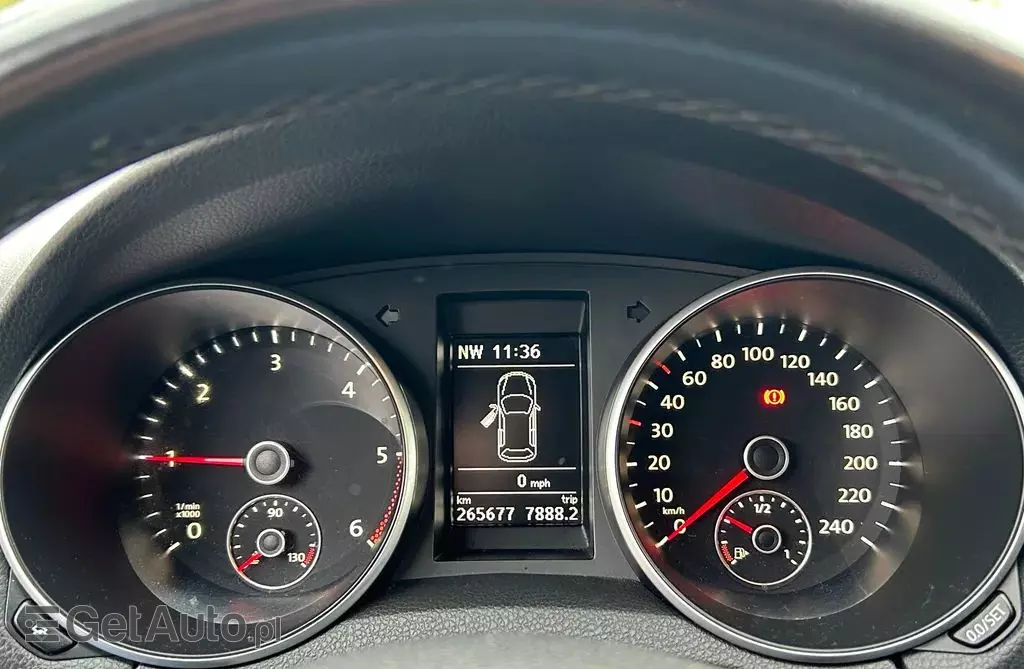 VOLKSWAGEN Golf 1.6 TDI (105 KM)