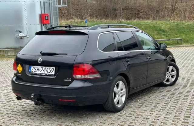 VOLKSWAGEN Golf 1.6 TDI (105 KM)