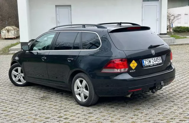 VOLKSWAGEN Golf 1.6 TDI (105 KM)