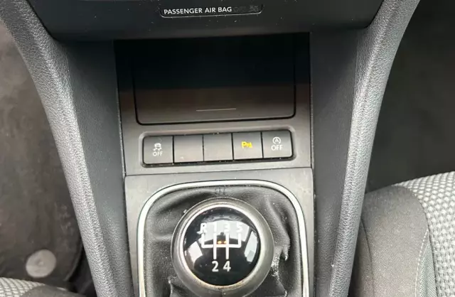 VOLKSWAGEN Golf 1.6 TDI (105 KM)