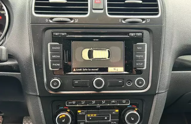 VOLKSWAGEN Golf 1.6 TDI (105 KM)