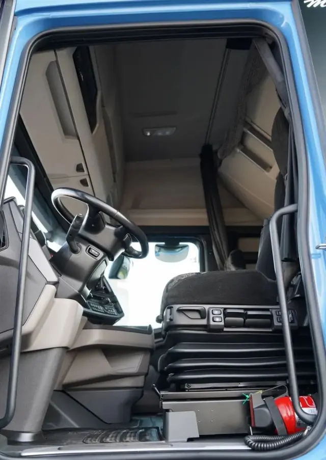 SCANIA S 460 / RETARDER / KLIMA POSTOJOWA / OPONY 100% 