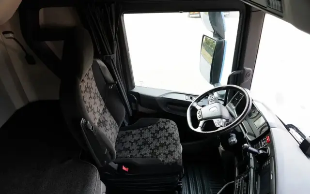 SCANIA S 460 / RETARDER / KLIMA POSTOJOWA / OPONY 100% 