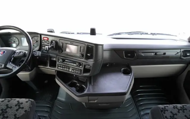 SCANIA S 460 / RETARDER / KLIMA POSTOJOWA / OPONY 100% 