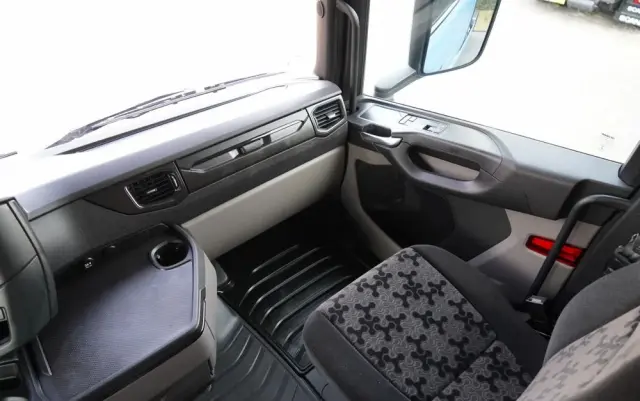 SCANIA S 460 / RETARDER / KLIMA POSTOJOWA / OPONY 100% 