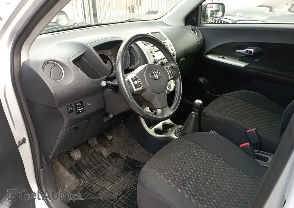 TOYOTA Urban Cruiser 1.33 Sol