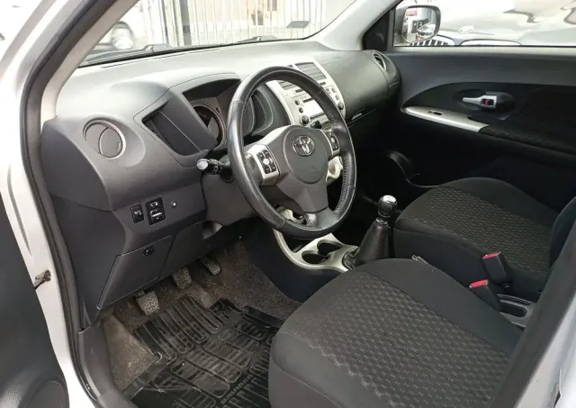 TOYOTA Urban Cruiser 1.33 Sol