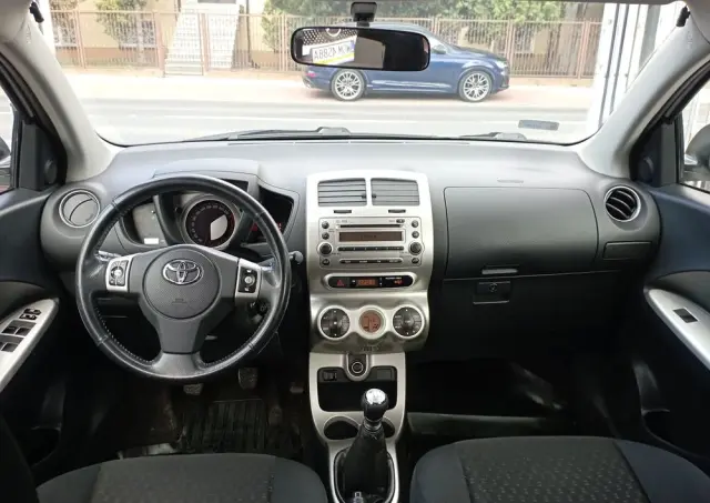 TOYOTA Urban Cruiser 1.33 Sol