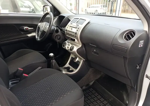 TOYOTA Urban Cruiser 1.33 Sol