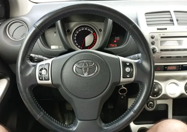 TOYOTA Urban Cruiser 1.33 Sol
