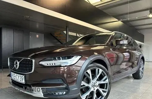 VOLVO V90 Cross Country 
