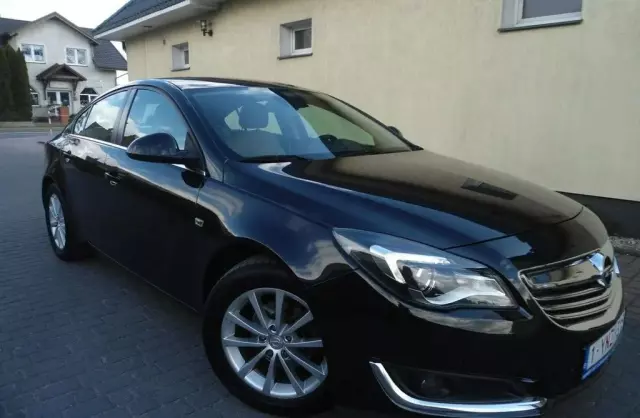OPEL Insignia 