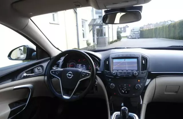 OPEL Insignia 