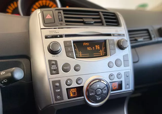 TOYOTA Verso 1.8 Sol plus EU5 7os