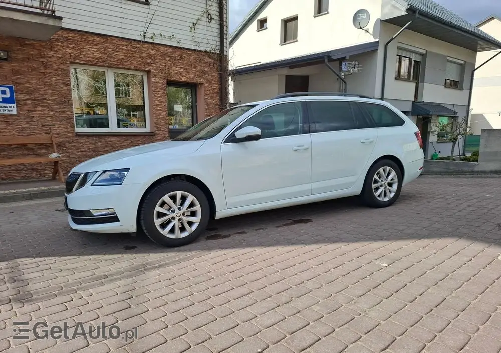SKODA Octavia 1.6 TDI Premium Edition