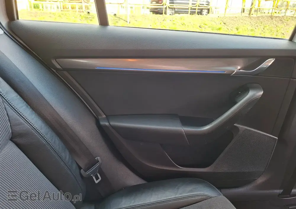 SKODA Octavia 1.6 TDI Premium Edition