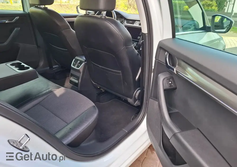 SKODA Octavia 1.6 TDI Premium Edition