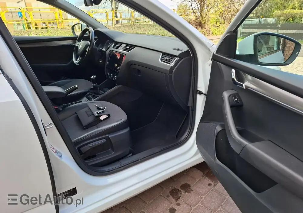 SKODA Octavia 1.6 TDI Premium Edition