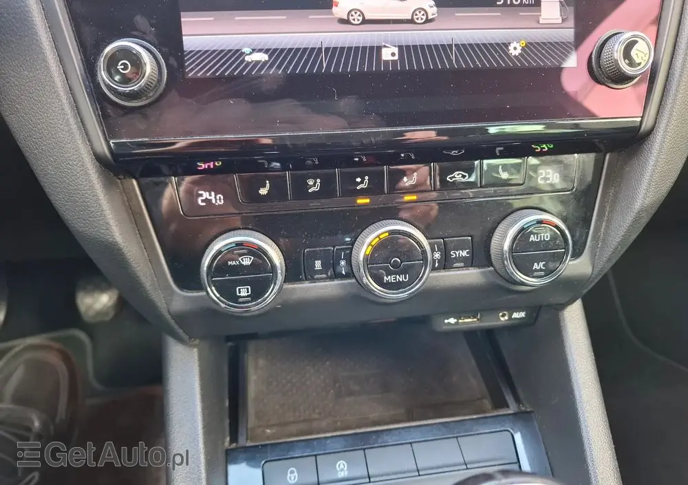 SKODA Octavia 1.6 TDI Premium Edition