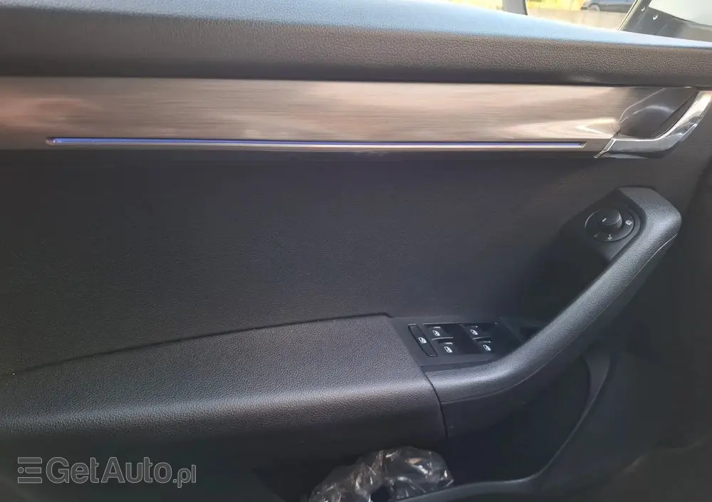 SKODA Octavia 1.6 TDI Premium Edition