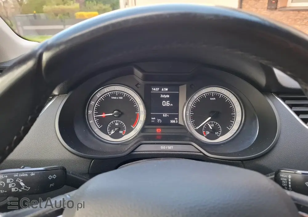 SKODA Octavia 1.6 TDI Premium Edition