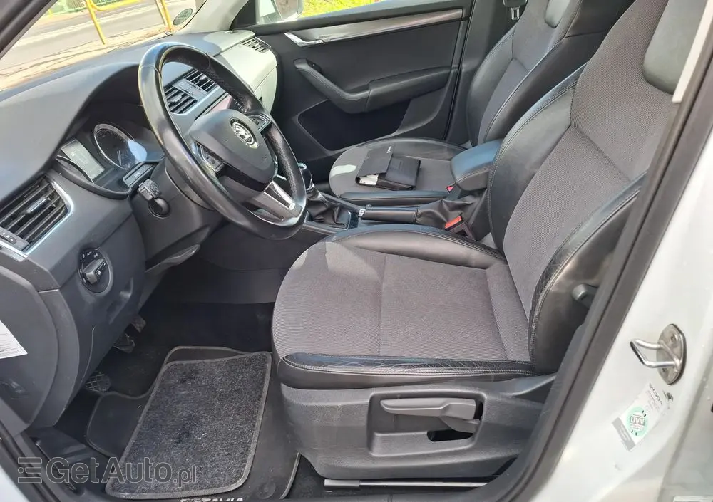 SKODA Octavia 1.6 TDI Premium Edition