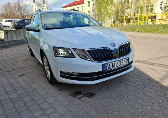 SKODA Octavia 1.6 TDI Premium Edition