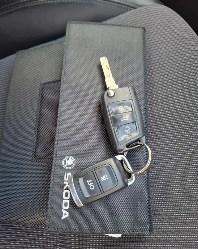 SKODA Octavia 1.6 TDI Premium Edition