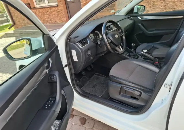 SKODA Octavia 1.6 TDI Premium Edition