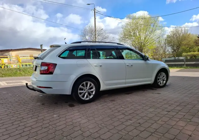 SKODA Octavia 1.6 TDI Premium Edition