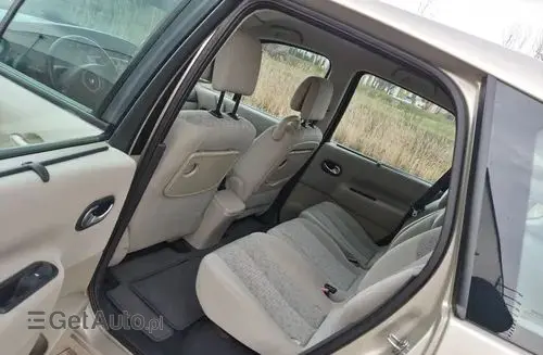 RENAULT Grand Scenic 