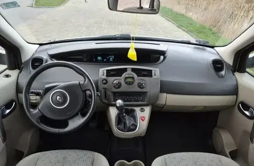 RENAULT Grand Scenic 