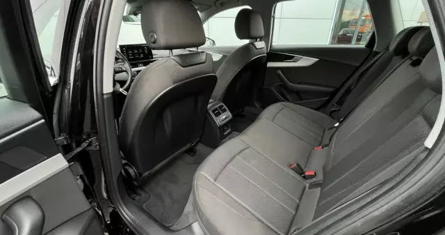 AUDI A4 35 TDI mHEV Advanced S tronic