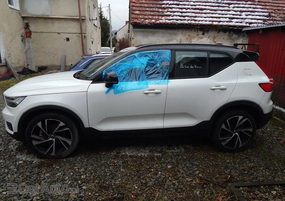 VOLVO XC 40 T4 AWD R-Design