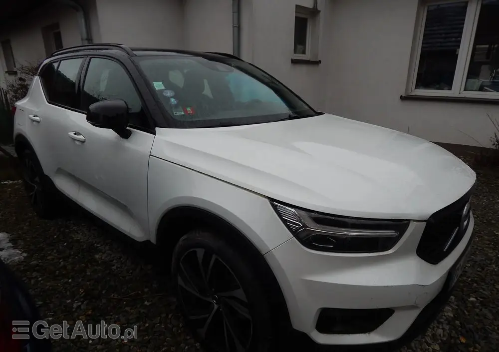 VOLVO XC 40 T4 AWD R-Design