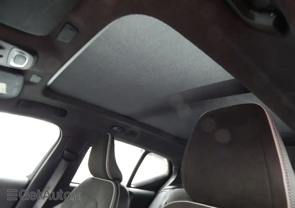 VOLVO XC 40 T4 AWD R-Design