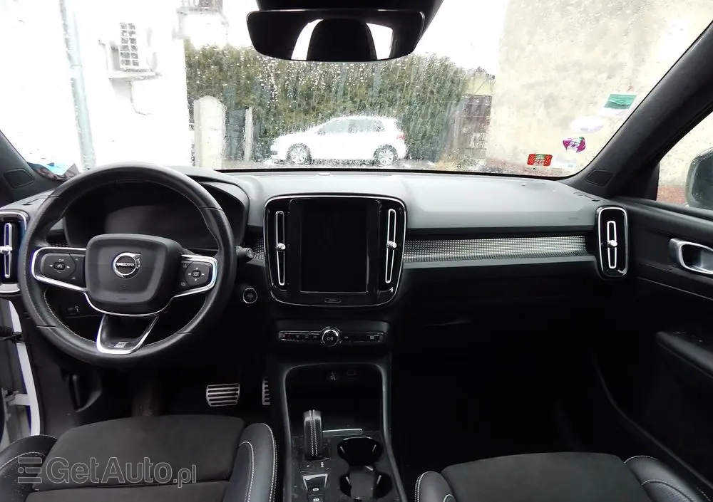 VOLVO XC 40 T4 AWD R-Design