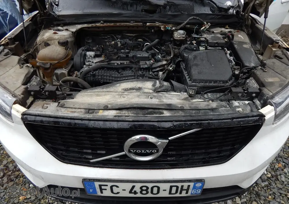 VOLVO XC 40 T4 AWD R-Design