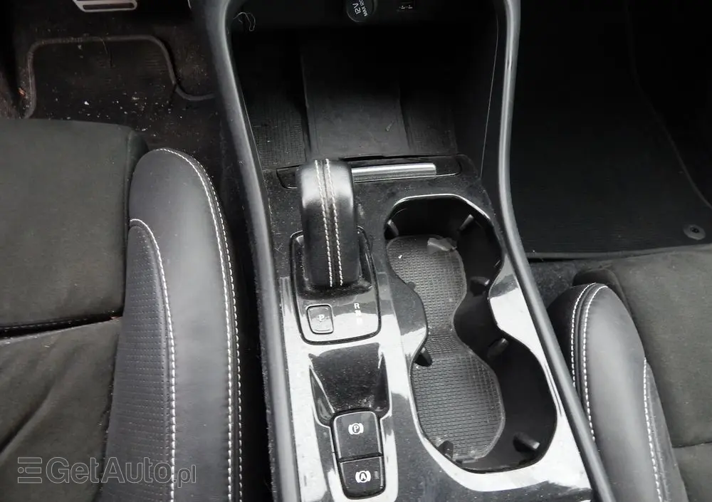 VOLVO XC 40 T4 AWD R-Design