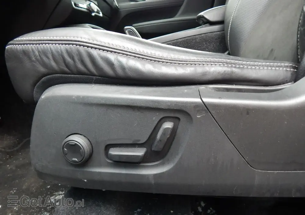 VOLVO XC 40 T4 AWD R-Design