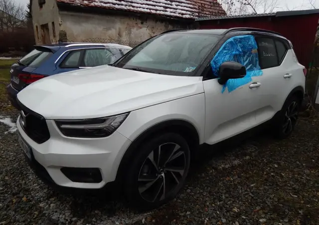 VOLVO XC 40 T4 AWD R-Design